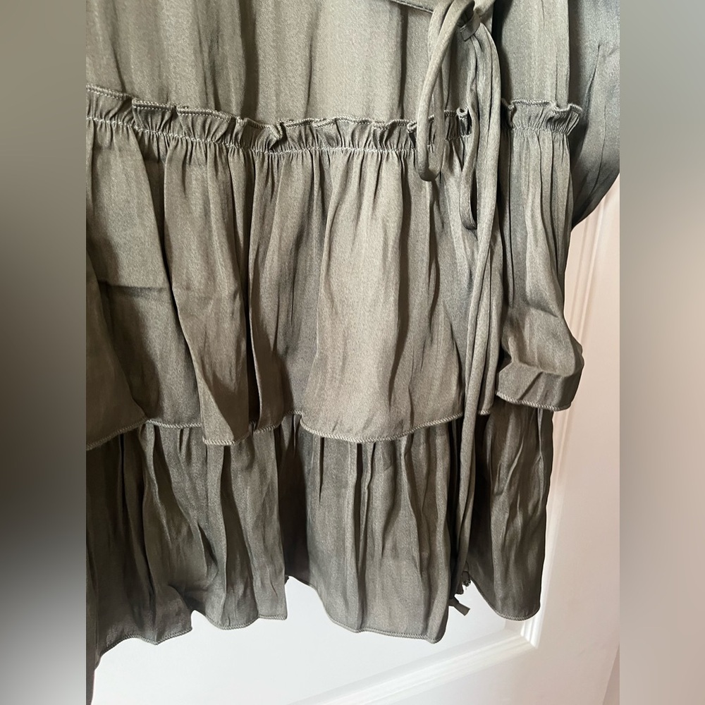 Socialite “Dusty” Olive Silky Smooth Long Sleeve Ruffle Dress Women’s Size L - Picture 14 of 16